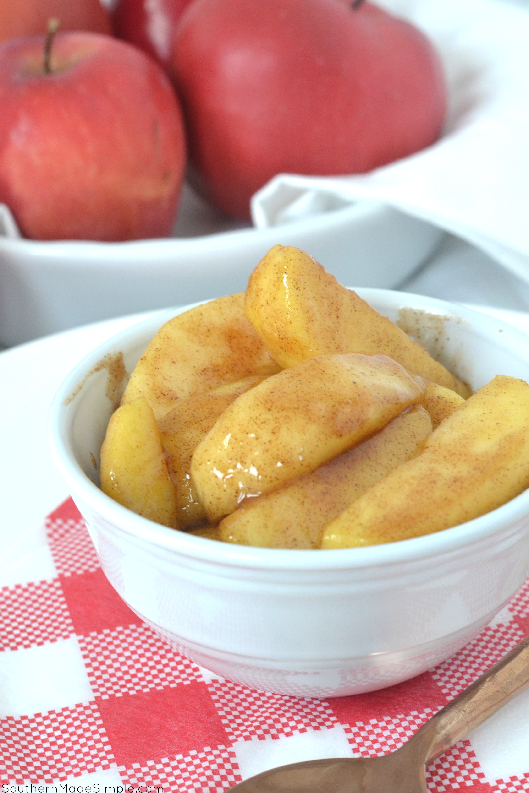 Cinnamon Glazed Stewed Apples