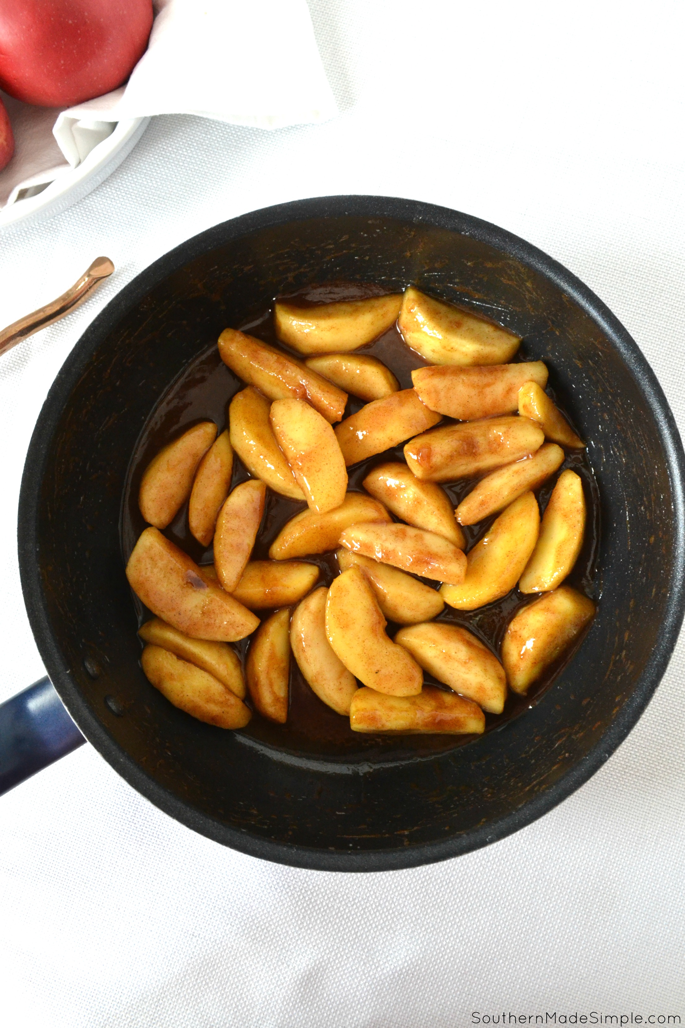 Cinnamon Glazed Stewed Apples