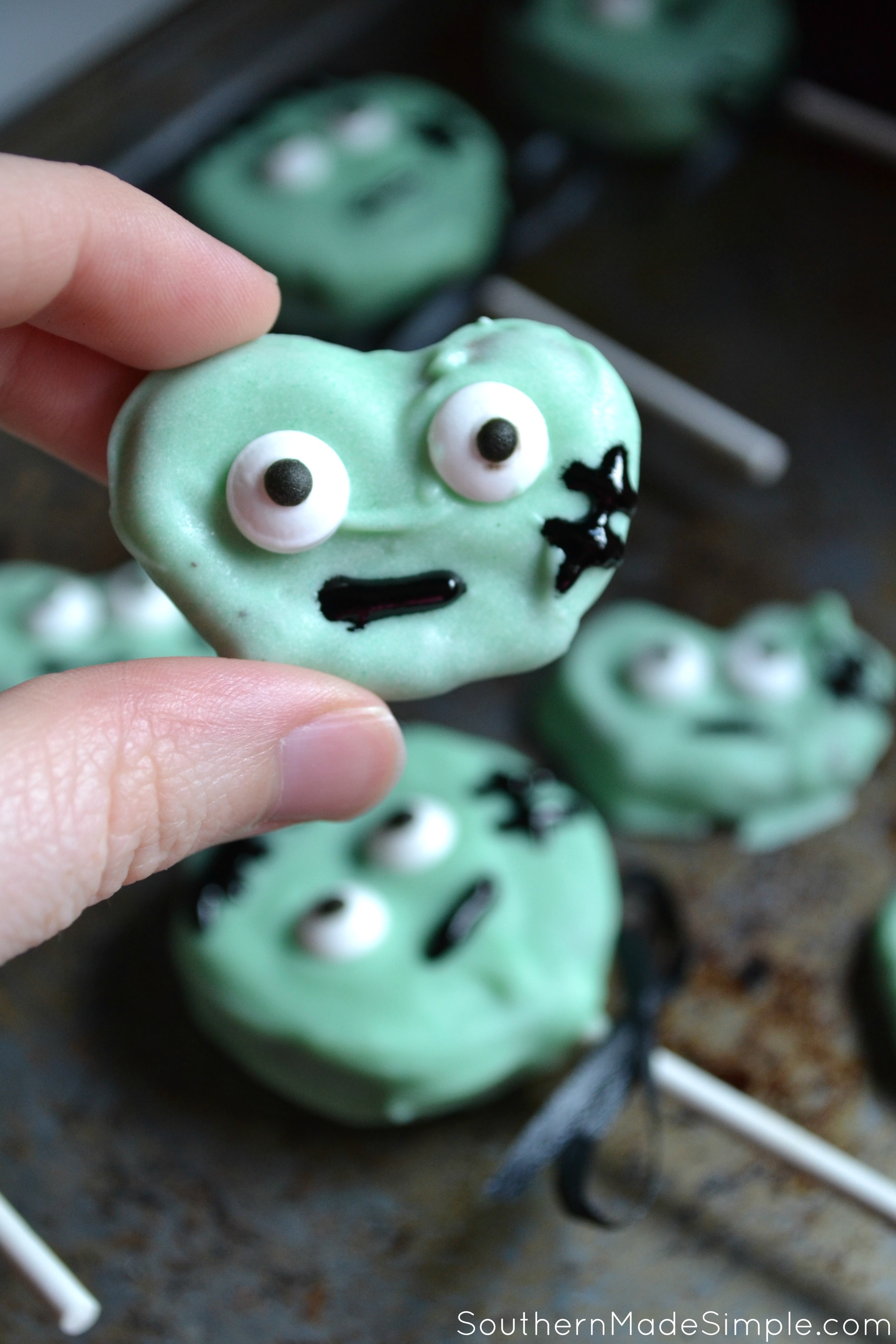 These freaky Frankenstein Oreo pops will surely be the hit of any Halloween party! They're easy to make, and even better to eat!