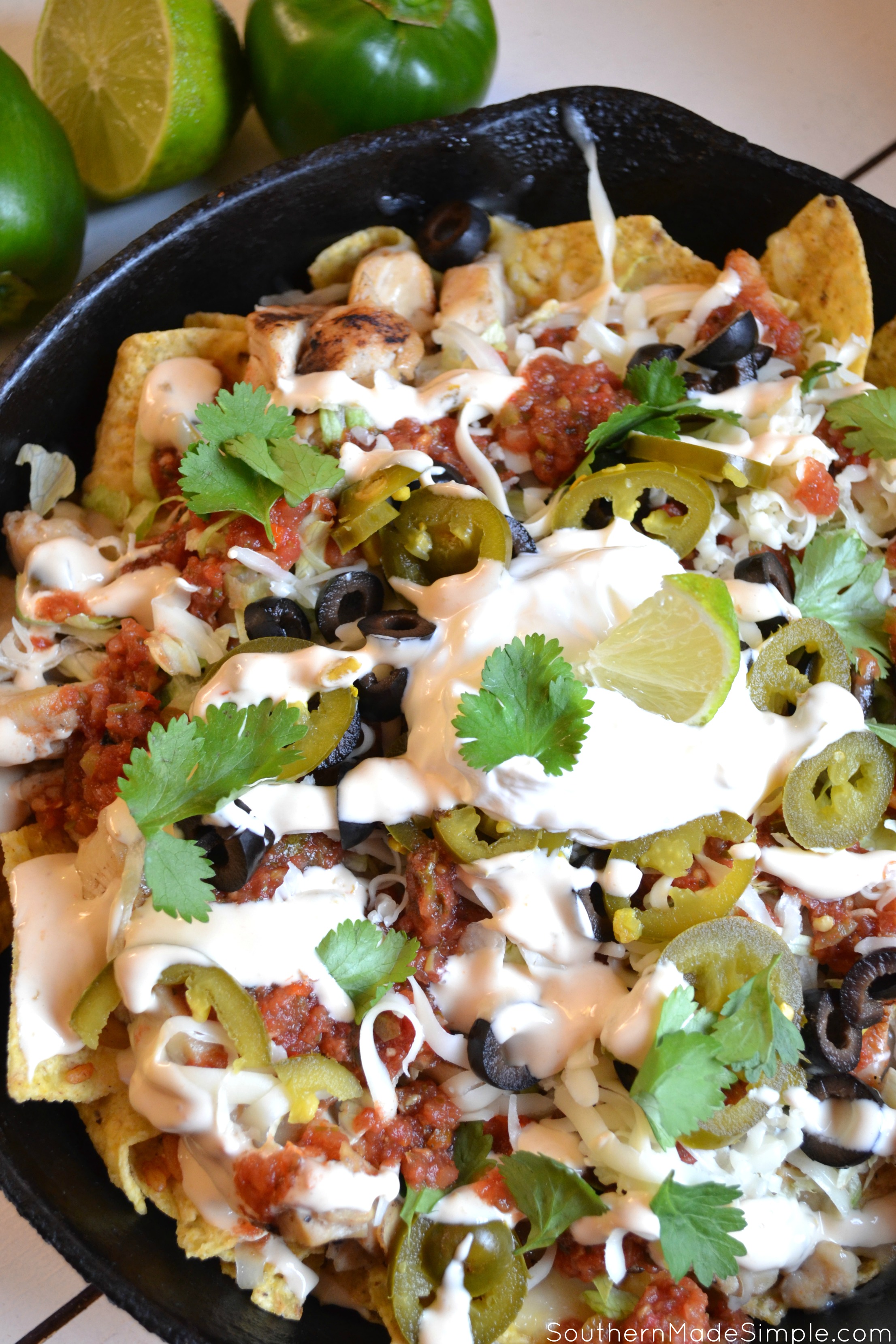10 Minute Skillet Nachos are a perfect meal or snack on busy weekdays or even for game day! This meal is easy for kids to help prepare and can be personalized with allof your favorite nacho toppings! #BensBeginners #UncleBensPromo #as @UncleBens