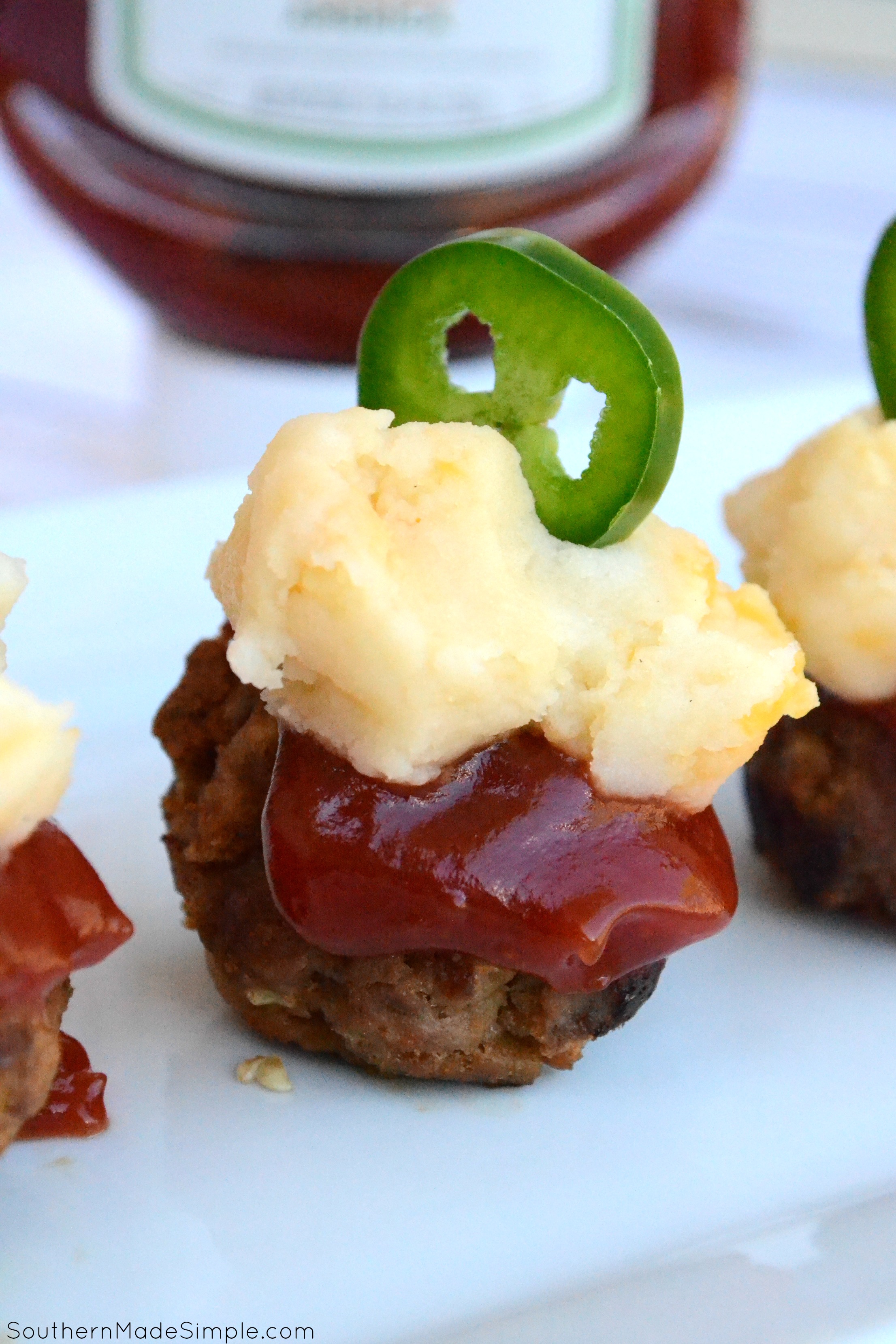 Are you getting ready for the Big Game? Try these Mini Jalapeno Meatloaf & Mashed Potato Poppers! They're sure to be the MVP on everyone's dinner plate! #KetchupWithFrenches #ad 