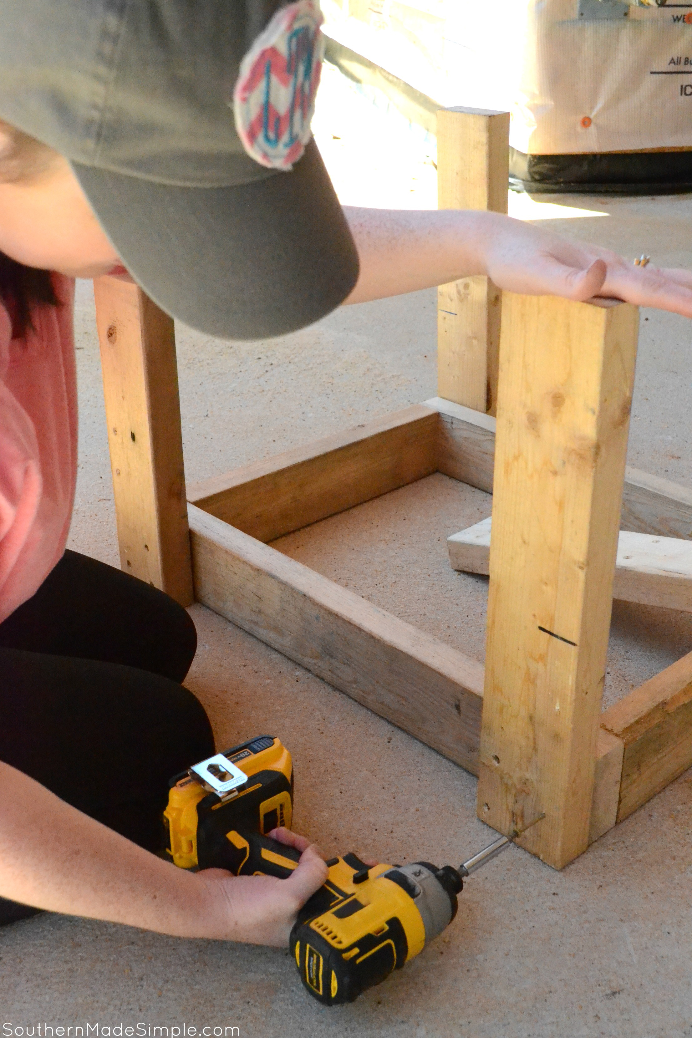 Bring the beach to your yard this summer with this easy DIY sand table! #BlueLizardSummer #ad