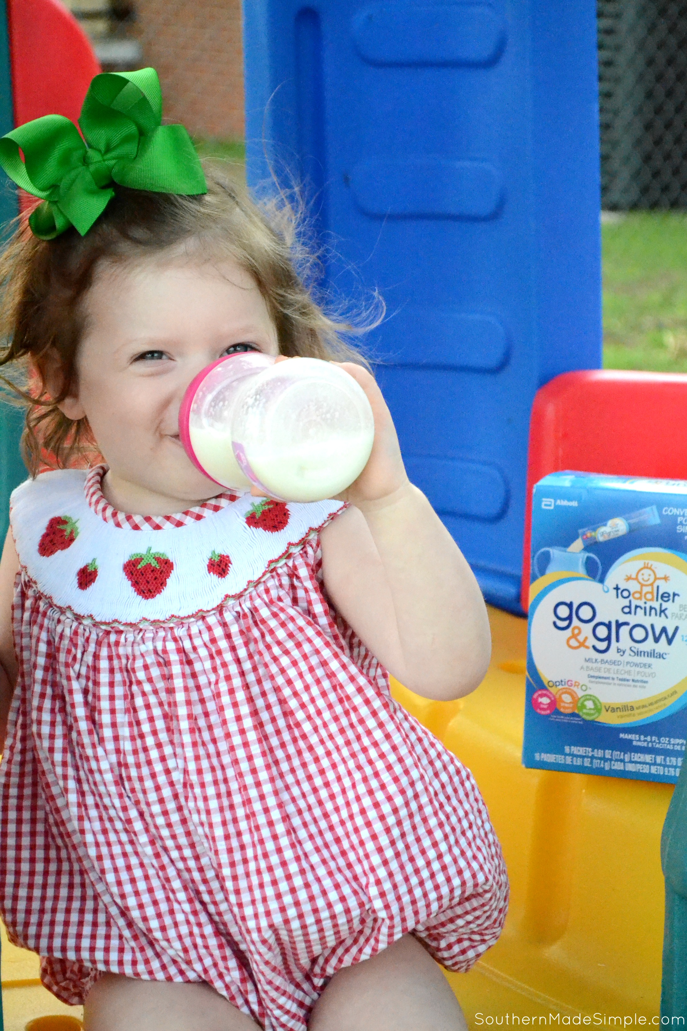 Do you have a toddler that's a picky eater? Do you struggle with getting them to eat their fruits and veggies? Packing those yummy nutrients into their diet is easy squeezy with Go and Grow Squeeze Pouches! #Go&GrowatWalmart #ad