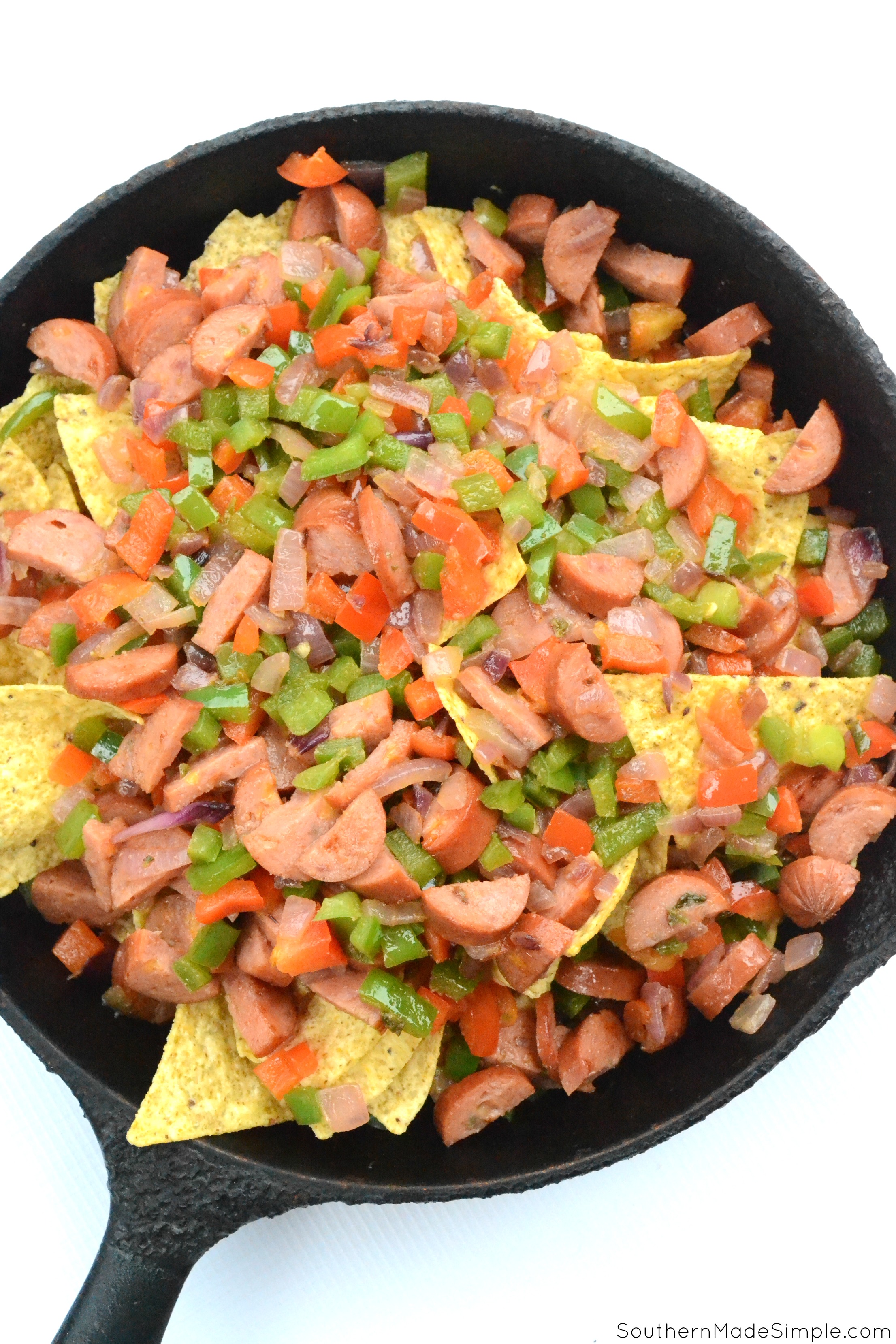 Bring the heat & savor the flavors of Summer with these Spicy Smoked Sausage & Pineapple Salsa Nachos! #GiveLifeMoreFlavor #ad 