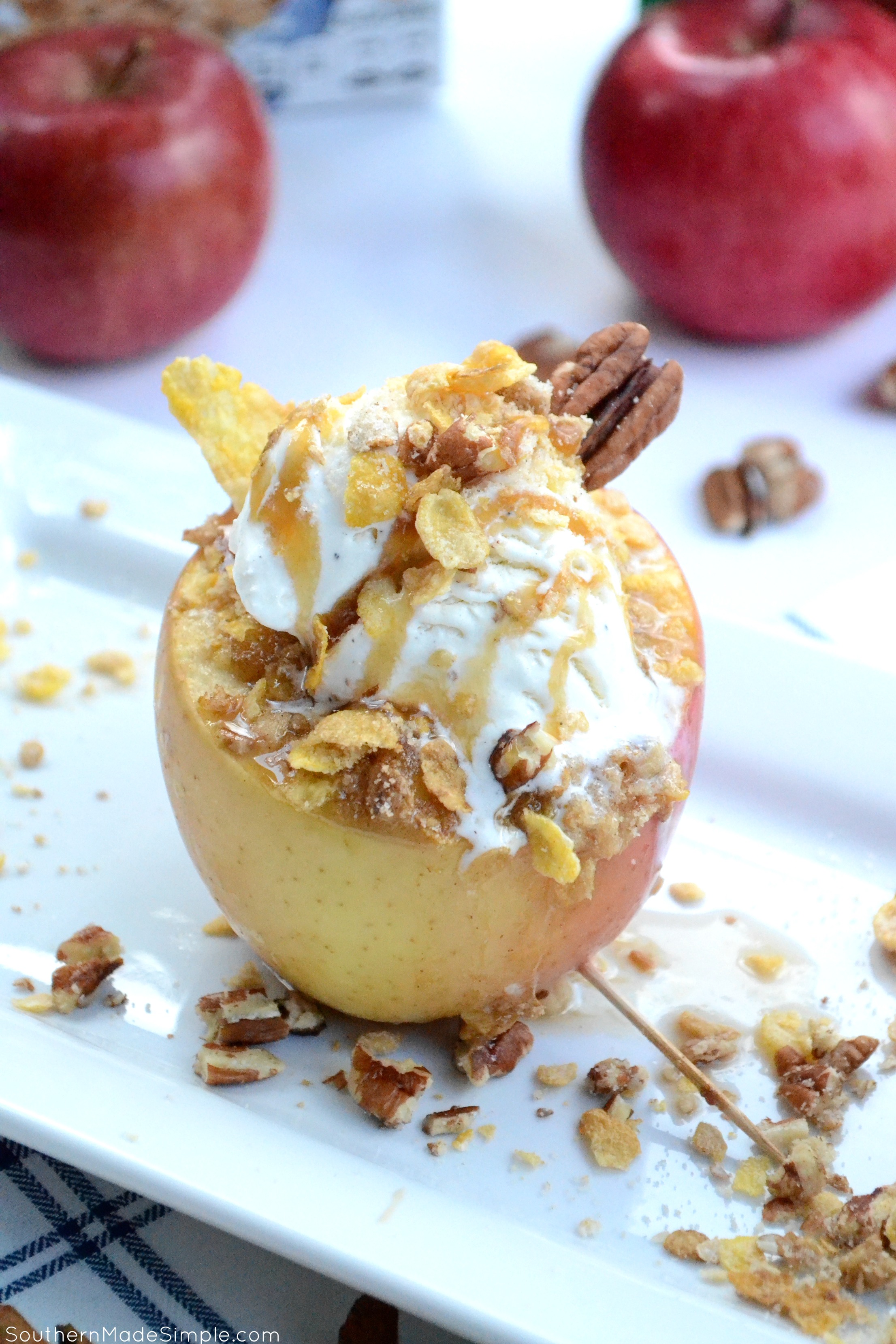 Fall is in full swing, and these Baked Honey Pecan Stuffed Apples are the perfect way to celebrate! Make with Honey Bunches of Oats to give them a crispy crunch topping, you'll want to go back for seconds! #ad
