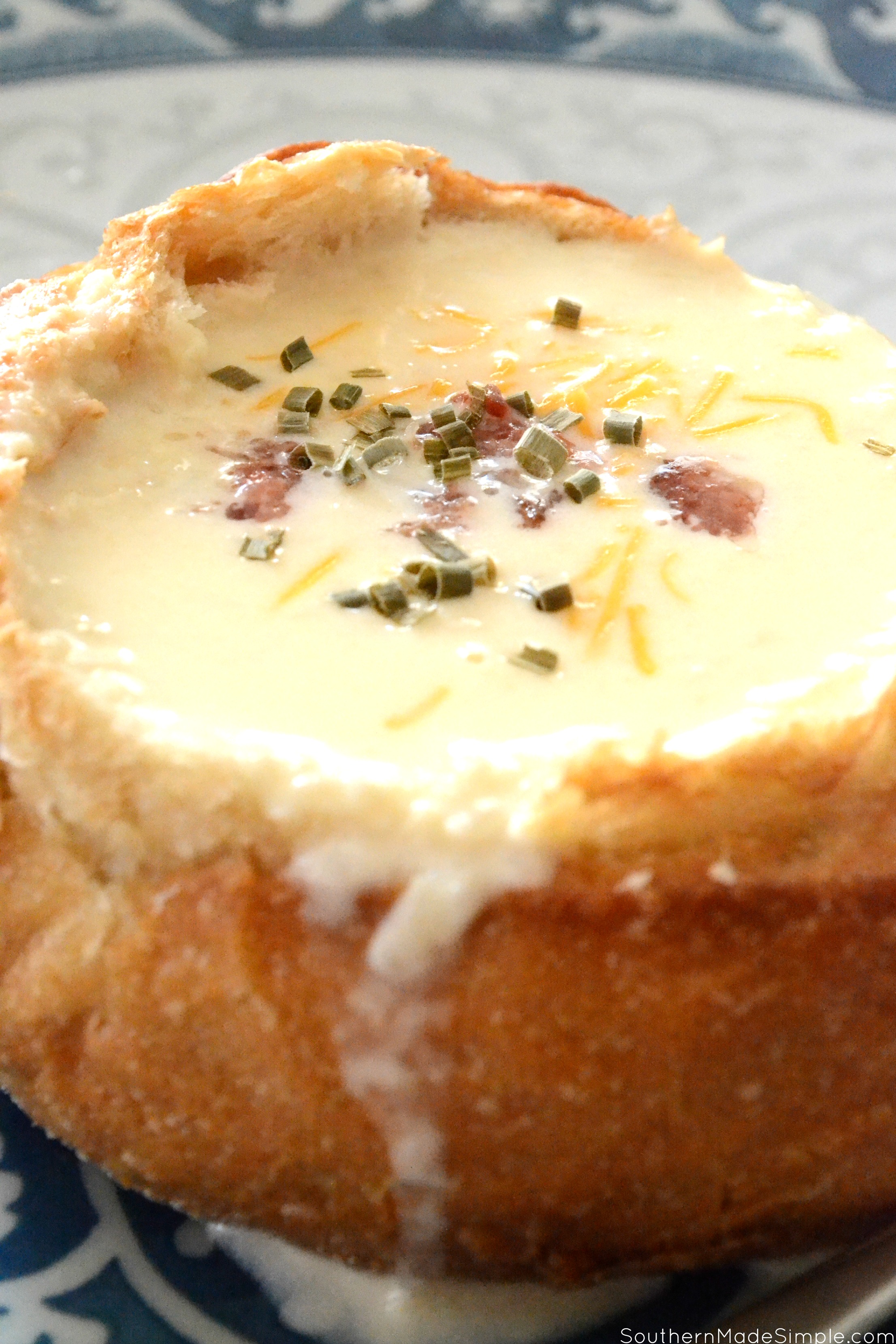 During the busy holiday season, it's easy to lose track of time and need a hot and delicious meal on the fly. This 5 Ingredient Creamy Potato Soup Bread Bowl is the perfect treat to cozy up to on a cold day, and it's ready in 20 minutes! #ad #DairyPureandSimpleHolidays