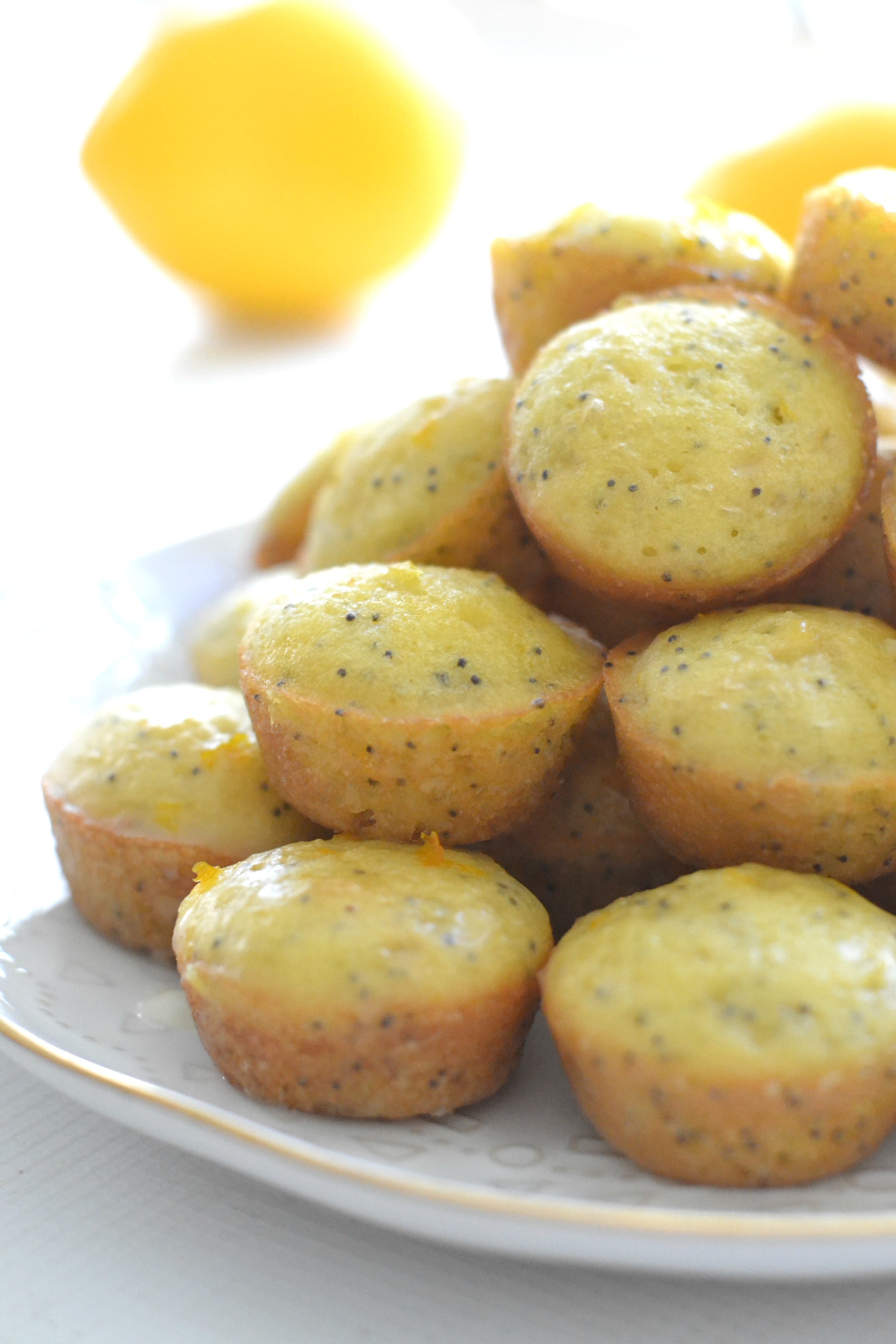 Mini Lemon Poppy Seed Cakes #lemon #poppyseed #lemonpoppyseed