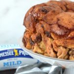 This Cinnamon Sausage Pull Apart Bread has a sweet & savory flavor combo that will transform your breakfast into a cinnamon roll lover's dream! #TennesseePrideFlavor #Ad